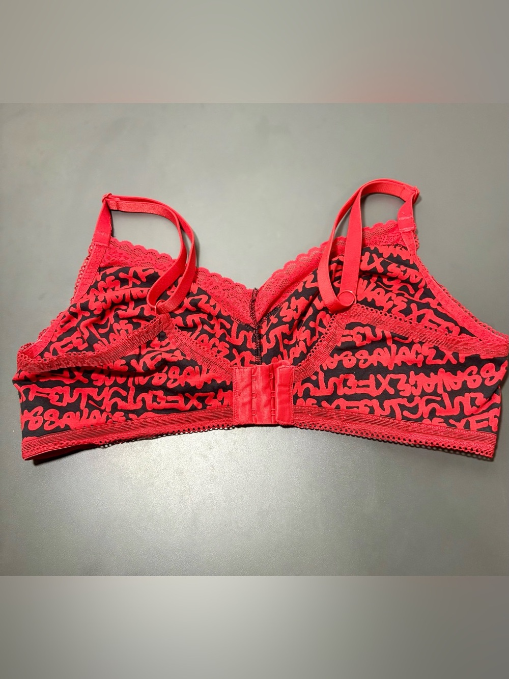 SAVAGE X FENTY Wireless Red and Black  Patterned Lace Trim Bralette - Picture 4 of 6
